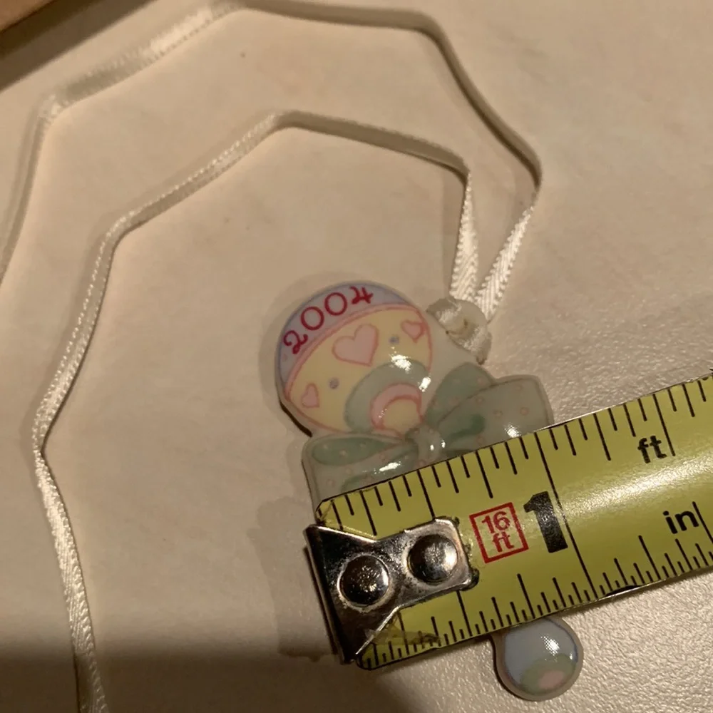 Longaberger 2004 Baby Tie-On. NIB